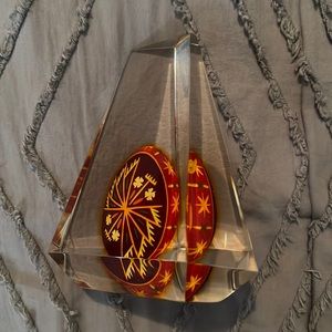 Ukrainian Easter egg in a prison from Ukraine